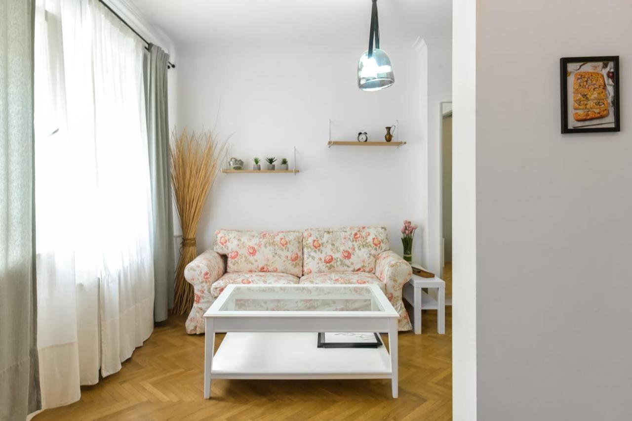 Floral Studio Retreat In Sofia City Center By Flat Mаnager Bagian luar foto