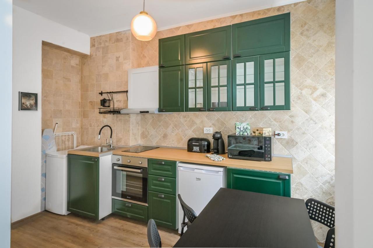 Floral Studio Retreat In Sofia City Center By Flat Mаnager Bagian luar foto